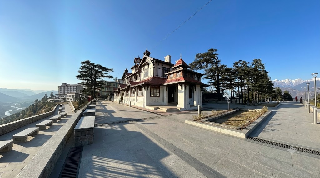 Day 3 in Kasauli / Delhi, scene 2